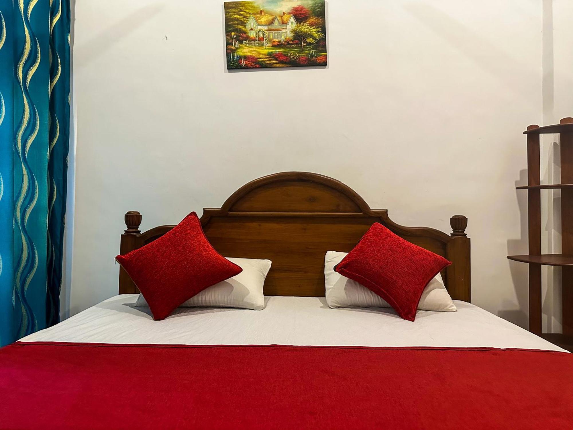 New Panda House Hotel Гале Екстериор снимка