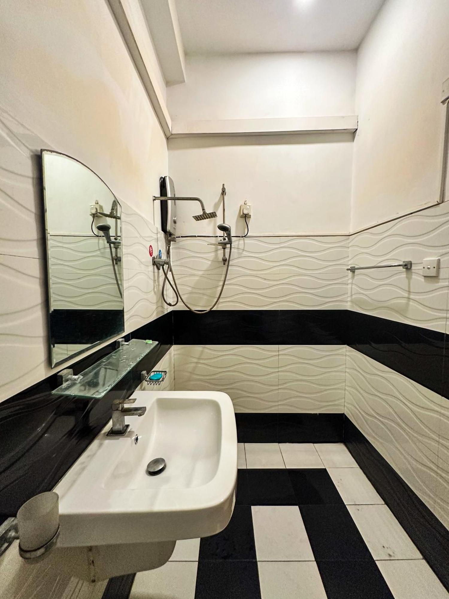 New Panda House Hotel Гале Екстериор снимка